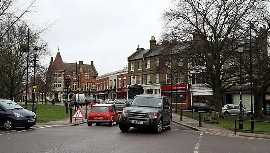 Six Key Advantages of Moving to Winchmore Hill