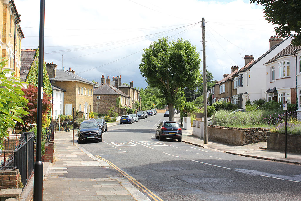 Why Winchmore Hill is a Great Place to Move to for Families